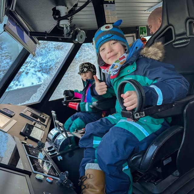 alta-altafjord-whale-watching-in-a-heated-boat