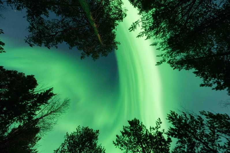 alta-aurora-hunt-tour-with-professional-photographer