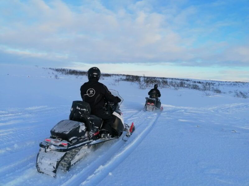alta-guided-snowmobile-safari-on-finnmarksvidda-with-snacks
