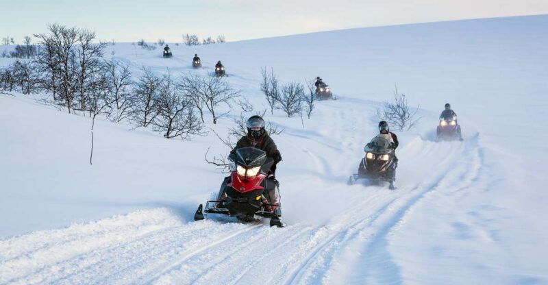 alta-guided-snowmobile-safari-on-finnmarksvidda-with-snacks
