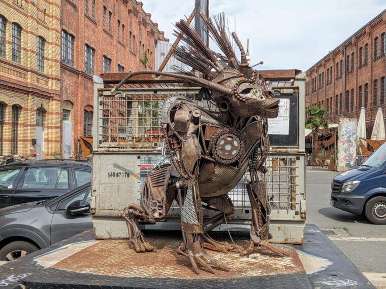 alternative-berlin-street-art-tour-private-group