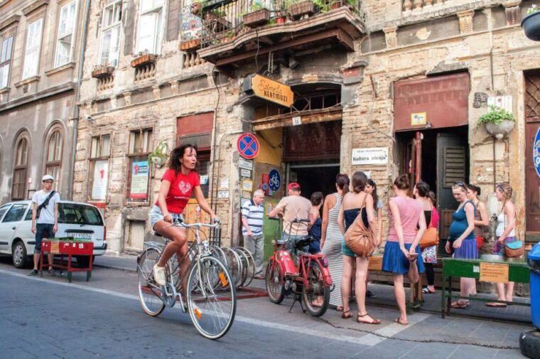 alternative-budapest-walking-tour