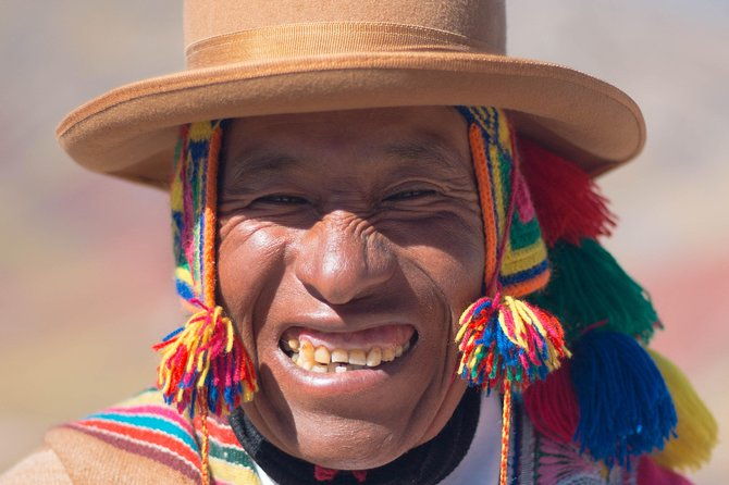 alternative-rainbow-mountain-palccoyo-hike-6-small-group