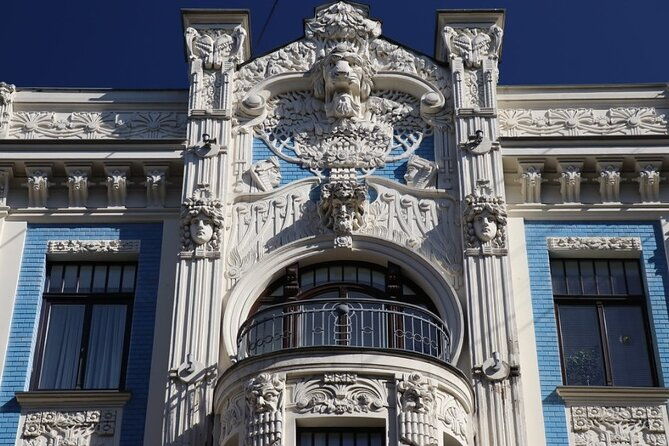 alternative-riga-central-market-and-moscow-suburb-tour