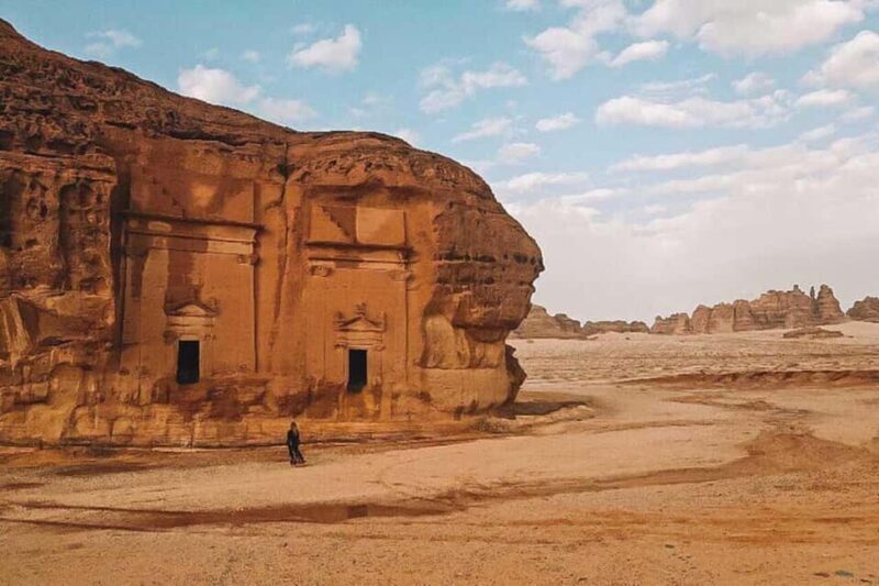 Alula: Hegra Guided Tour - What the Tour Involves