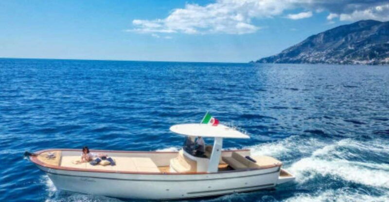 amalfi-and-maiori-gozzo-boat-tour-positano-and-pandora-cave
