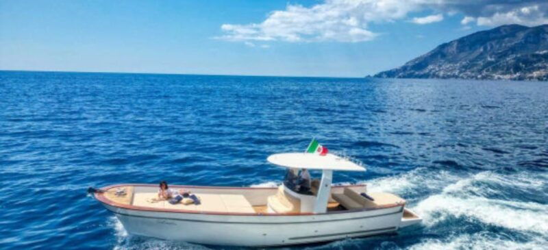 amalfi-and-maiori-gozzo-boat-tour-positano-and-pandora-cave