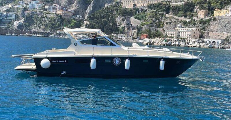 amalfi-coast-boat-tour-positano-capri-views