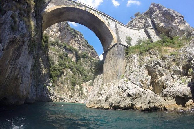 amalfi-coast-boat-tour-small-group
