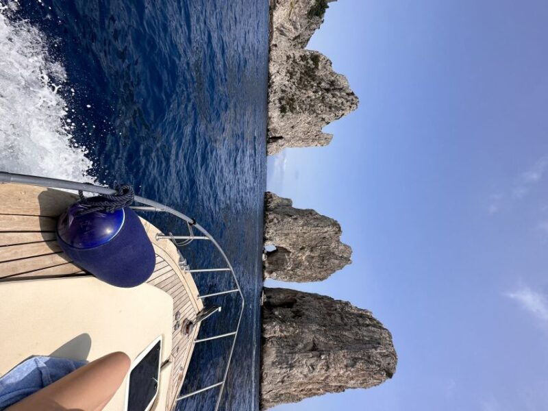 amalfi-coast-boat-tour-sorrentine-gozzo