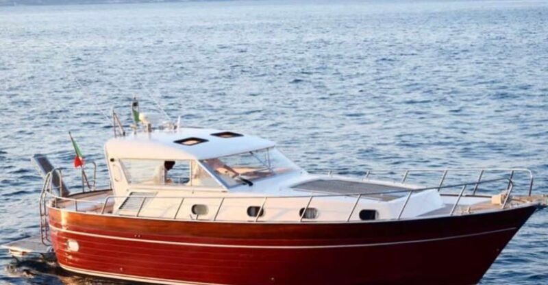 amalfi-coast-full-day-boat-tour-along-the-coast