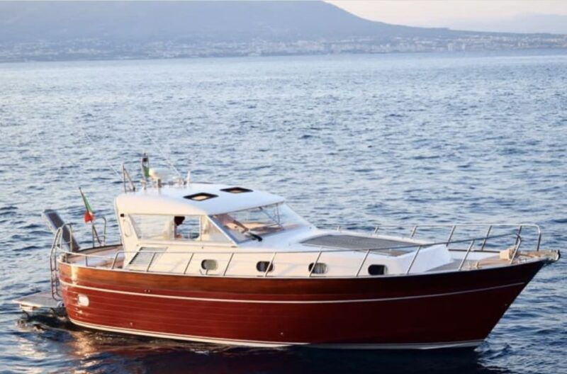 amalfi-coast-full-day-boat-tour-along-the-coast