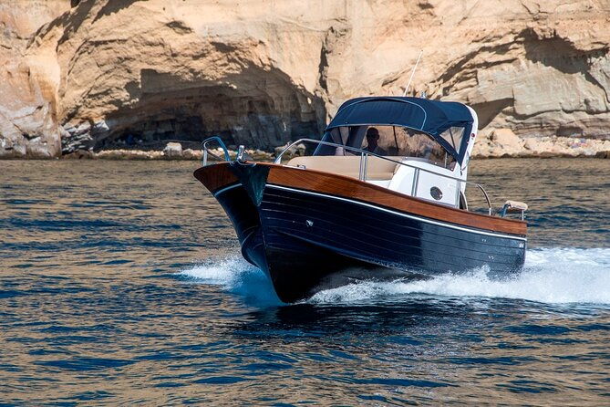 amalfi-coast-full-day-private-boat-tour-cabinrestroom-on-board