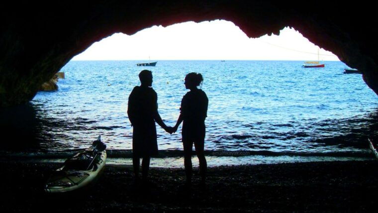 amalfi-coast-kayak-tour-with-snorkeling-and-grottoes-visit