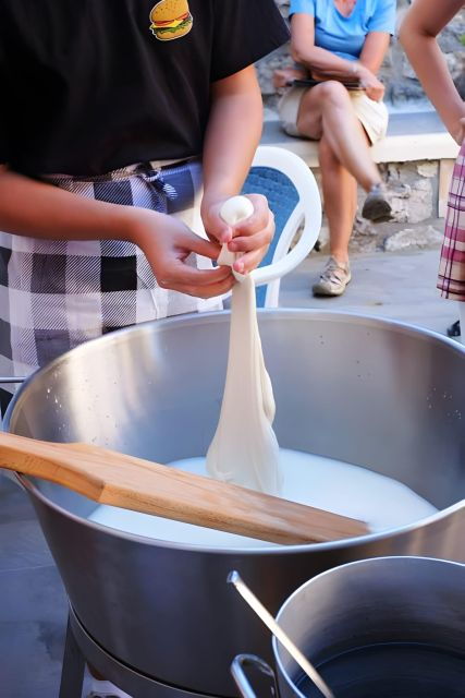 amalfi-coast-make-fresh-pasta-mozzarella-tiramisu