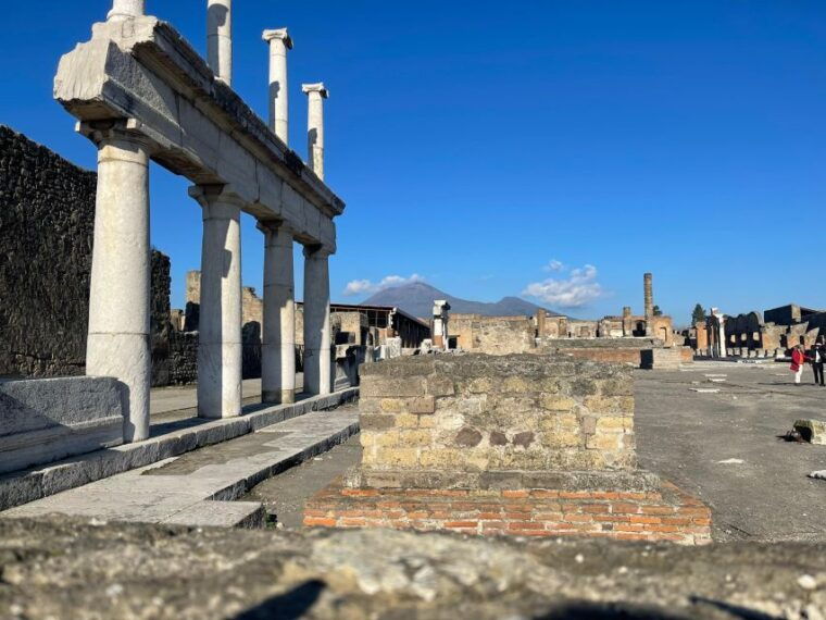 amalfi-coast-pompeii-ruins-guided-tour