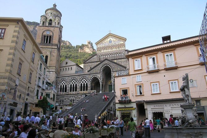 amalfi-coast-positano-and-emerald-grotto-fullday-from-rome