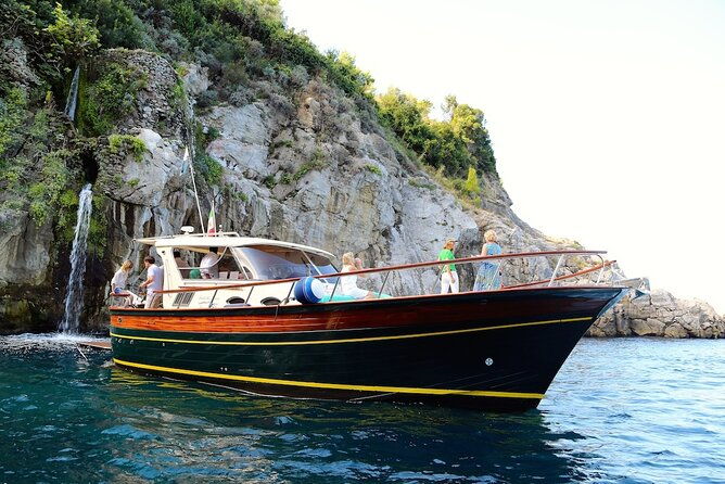 amalfi-coast-private-boat-tour-from-sorrento-positano-or-naples-3