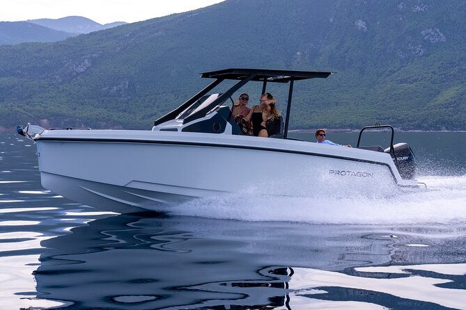 amalfi-coast-private-tour-from-sorrento-motorboat-protagon-28ft
