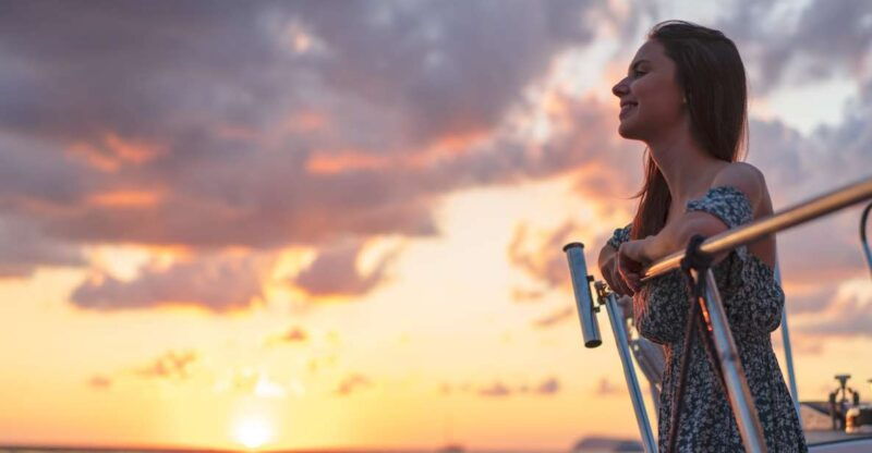 amalfi-coast-romantic-sunset-cruise-with-music-cocktails