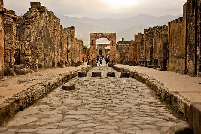 amalfi-coast-to-rome-with-stop-at-pompeii-or-vice-versa