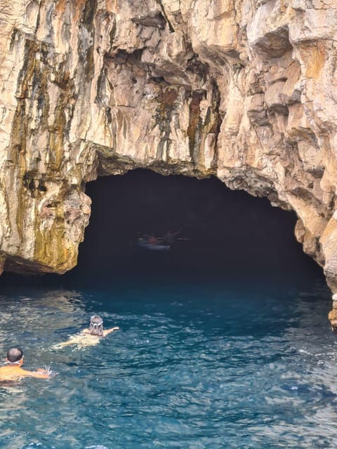 amalfi-coast-tour-by-boat