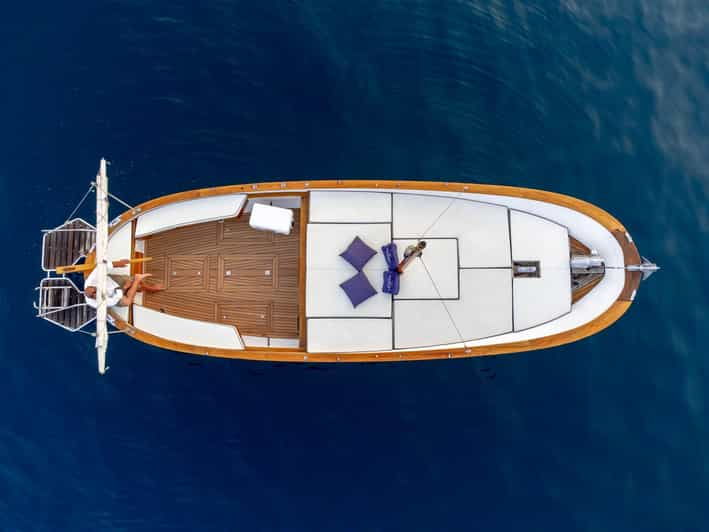 amalfi-coast-tour-by-boat
