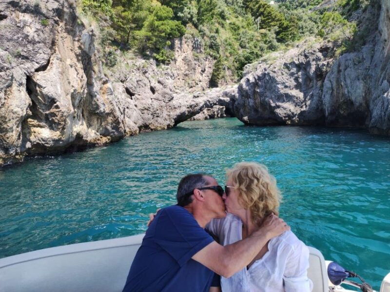 amalfi-coast-tour-secret-caves-and-stunning-beaches-2