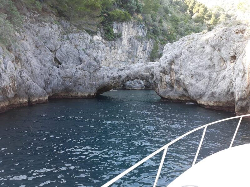 amalfi-coast-tour-with-stop-for-swimming-in-secret-bays