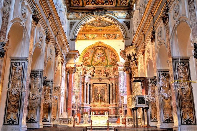 amalfi-coast-with-stop-at-emerald-grotto