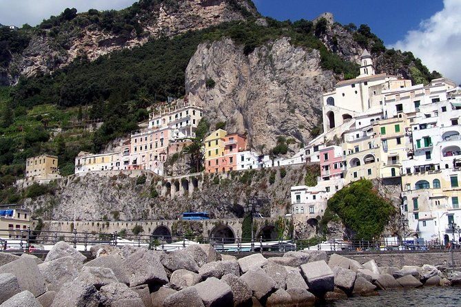 amalfi-coast-with-stop-at-emerald-grotto
