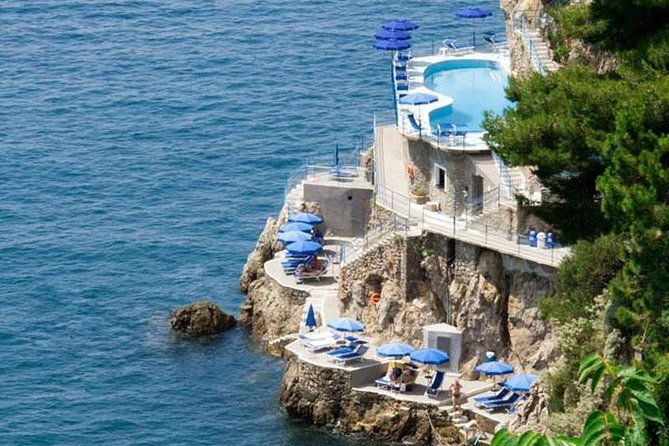 amalfi-coast-with-stop-at-emerald-grotto