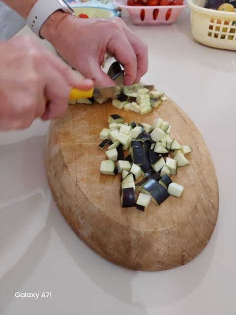 Amalfi: cookingclass whit mozzarella, tiramisù and pasta - Who Should Consider This Experience?