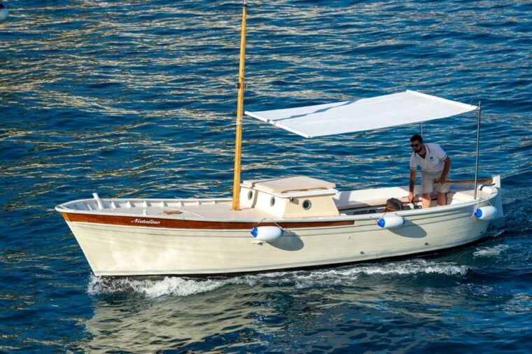 amalfi-cost-boat-boat-tour-with-traditional-gozzo