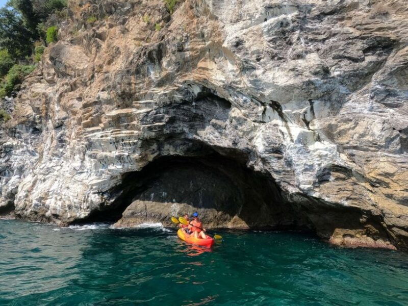 amalfi-kayak-snorkeling-sea-caves-and-natural-arches