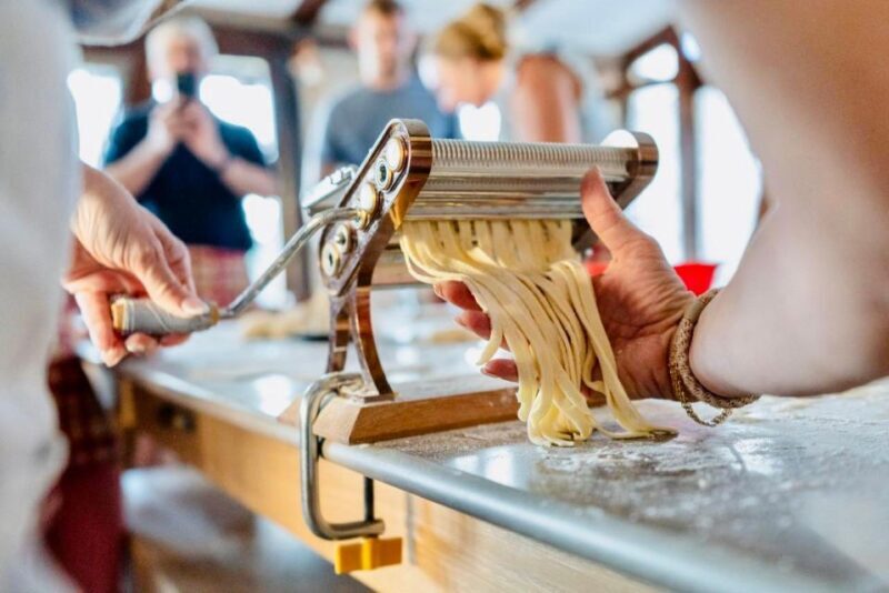 Amalfi: Mozzarella, Fettuccine, and Tiramisù Cooking Class - A Deep Dive into the Experience