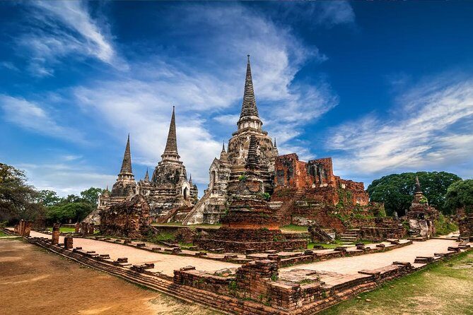 Amazing Bangkok Tour : R. Grand Palace, w. Phra Kaew and Wat Arun - Practical Details and Value