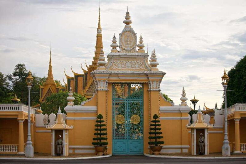amazing-cambodia-5-days-private-tour-phnom-penh-siem-reap