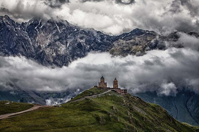 amazing-day-trip-gudauri-kazbegi-with-lunch-at-rooms-hotel-from-tbilisi