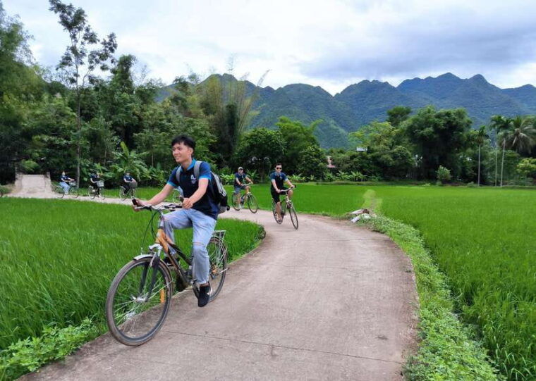 amazing-mai-chau-day-tour-small-group-with-biking-and-lunch
