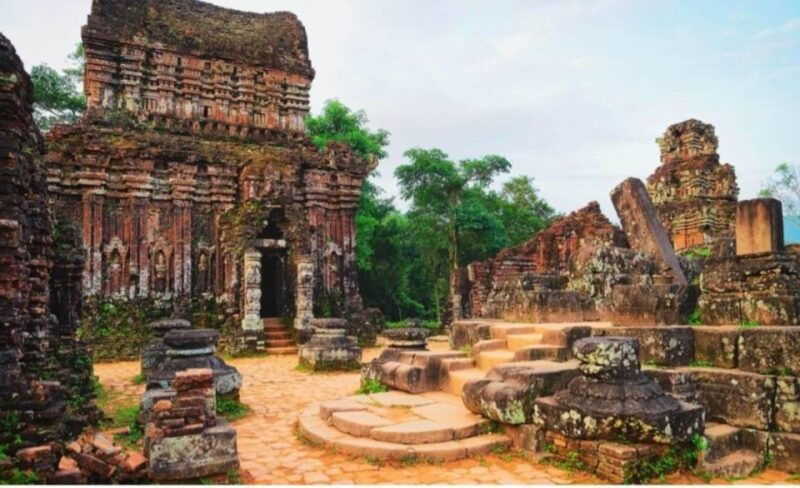 amazing-my-son-sunset-river-cruise-tour-from-hoi-an-danang