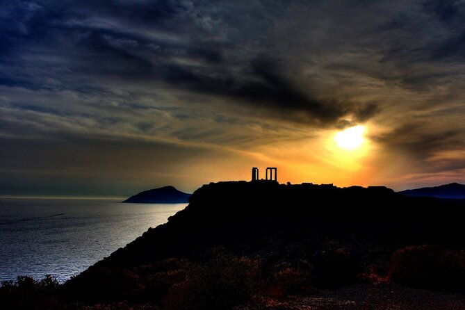 amazing-sunset-at-poseidons-temple-cape-sounio