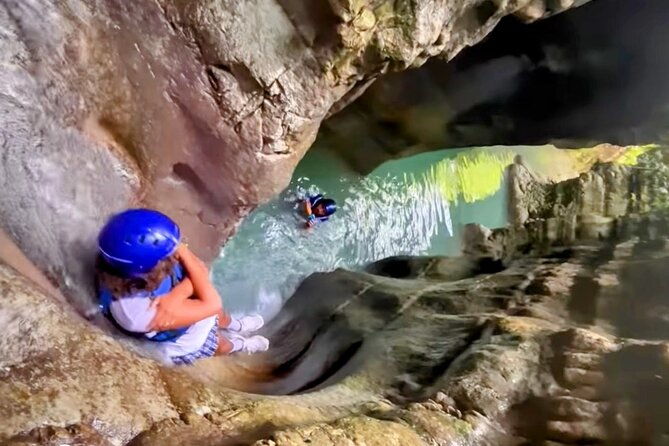 amber-cove-taino-bay-5-zip-lines-7-waterfalls-locale-food