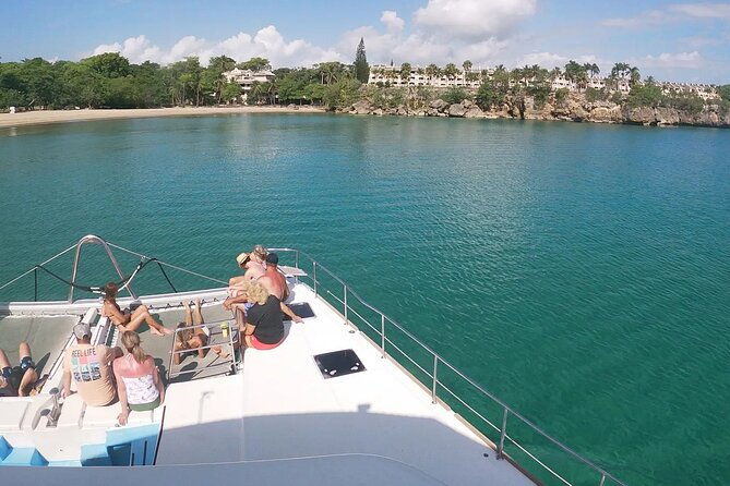 amber-cove-taino-bay-shore-excursion-private-charter-on-blue-sky-catamaran
