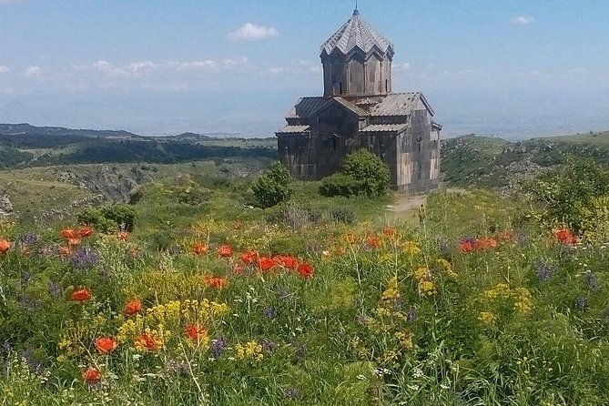 amberd-saghmosavank-armenian-alphabet-monument