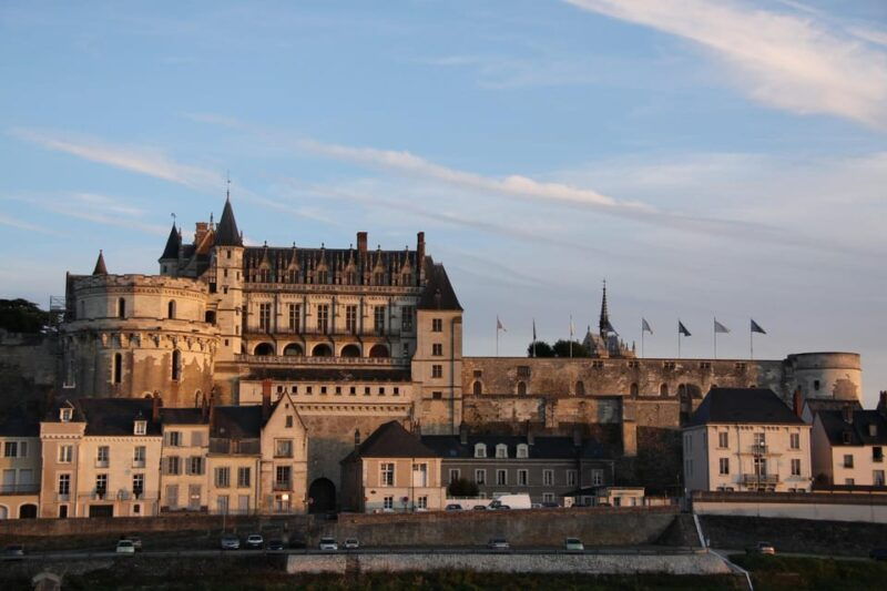 amboise-private-guided-walking-tour-with-chateau-damboise