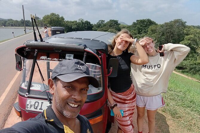 Ambuluwawa Tower and Kandy City Tuk Tuk Tour with Epic views - Exploring Kandy with the Ambuluwawa Tower and City Tuk Tuk Tour