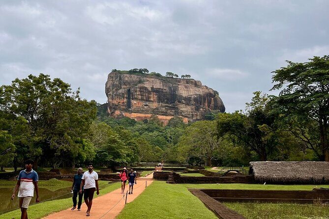 Ambuluwawa Tower and Kandy City Tuk Tuk Tour with Epic views - Key Points