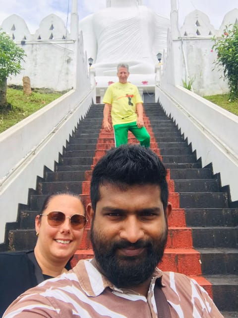 ambuluwawa-tower-with-kandy-city-tour