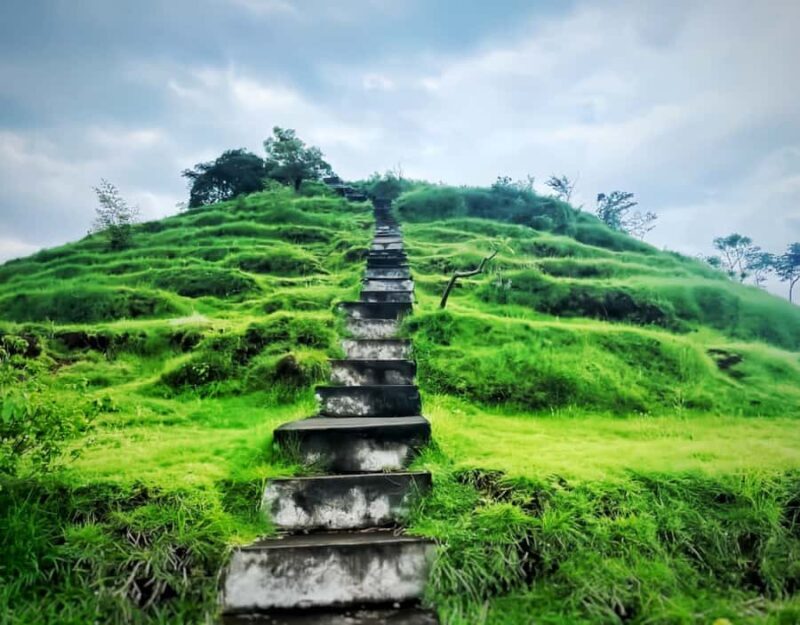Amed: Mencol Hill Sunrise Nature Walk with Ocean Views - Key Points